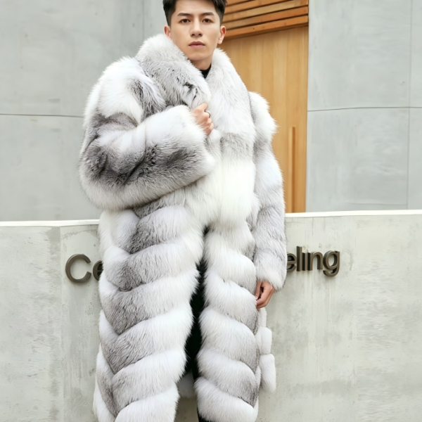 Natural fox fur coat.Luxury Winter Outerwear