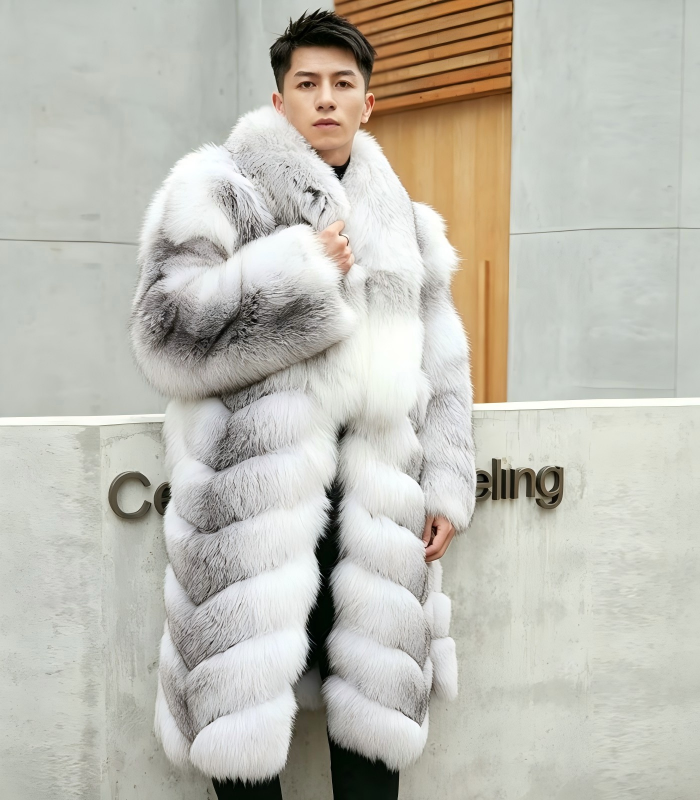 Natural fox fur coat.Luxury Winter Outerwear