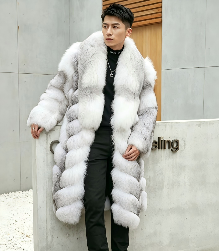 Natural fox fur coat.Luxury Winter Outerwear