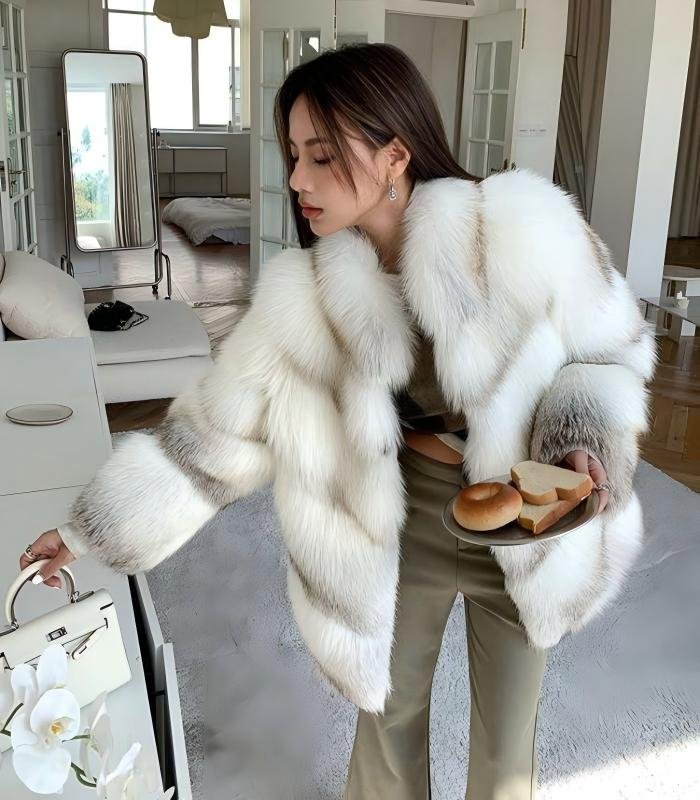 #2622 Fox Fur Coat, Real Full Skin Fox Jacket for Women Luxury Winter Outerwear.d