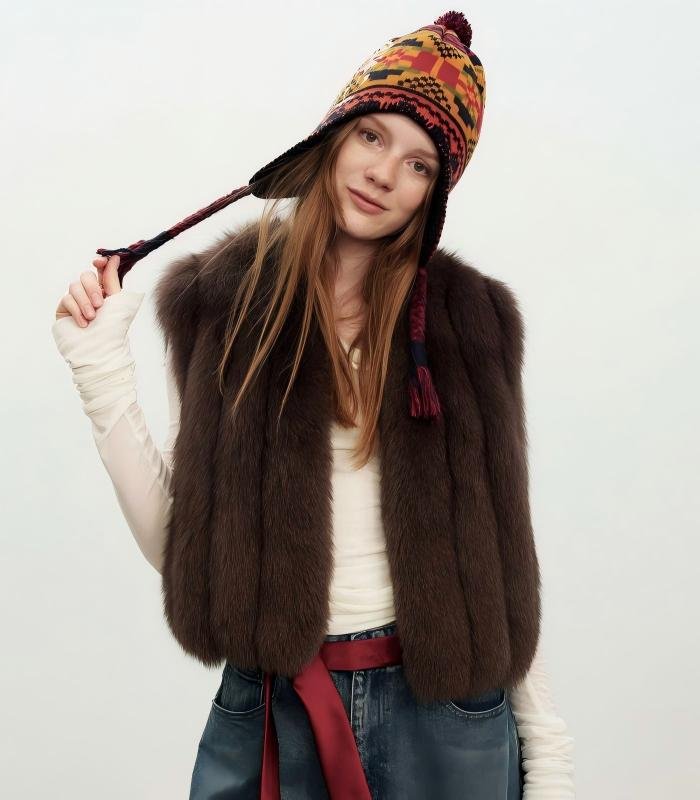 #2640 Women's Fox Fur Vest, V-Neck Fluffy Sleeveless Winter Fur Gilet.E