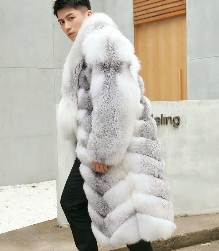 Natural fox fur coat.Luxury Winter Outerwear