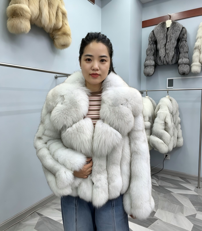 #2670 Women Short Real crossFur Coat, Wide Lapel Loose Luxury Fox Fur Jacket Winter Outerwear.D