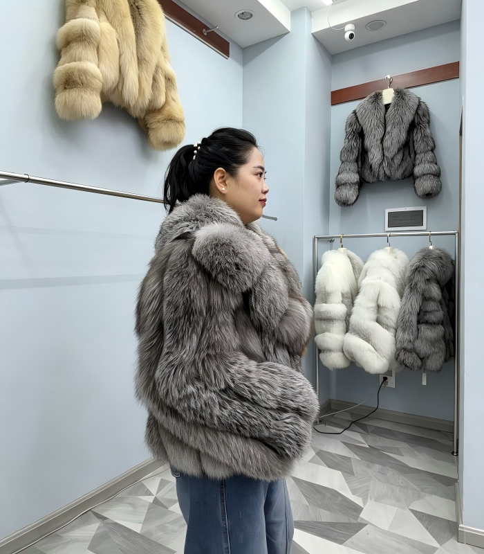 #2670 Women Short Real Silver Fox Fur Coat, Wide Lapel Loose Luxury Fox Fur Jacket Winter Outerwear.A