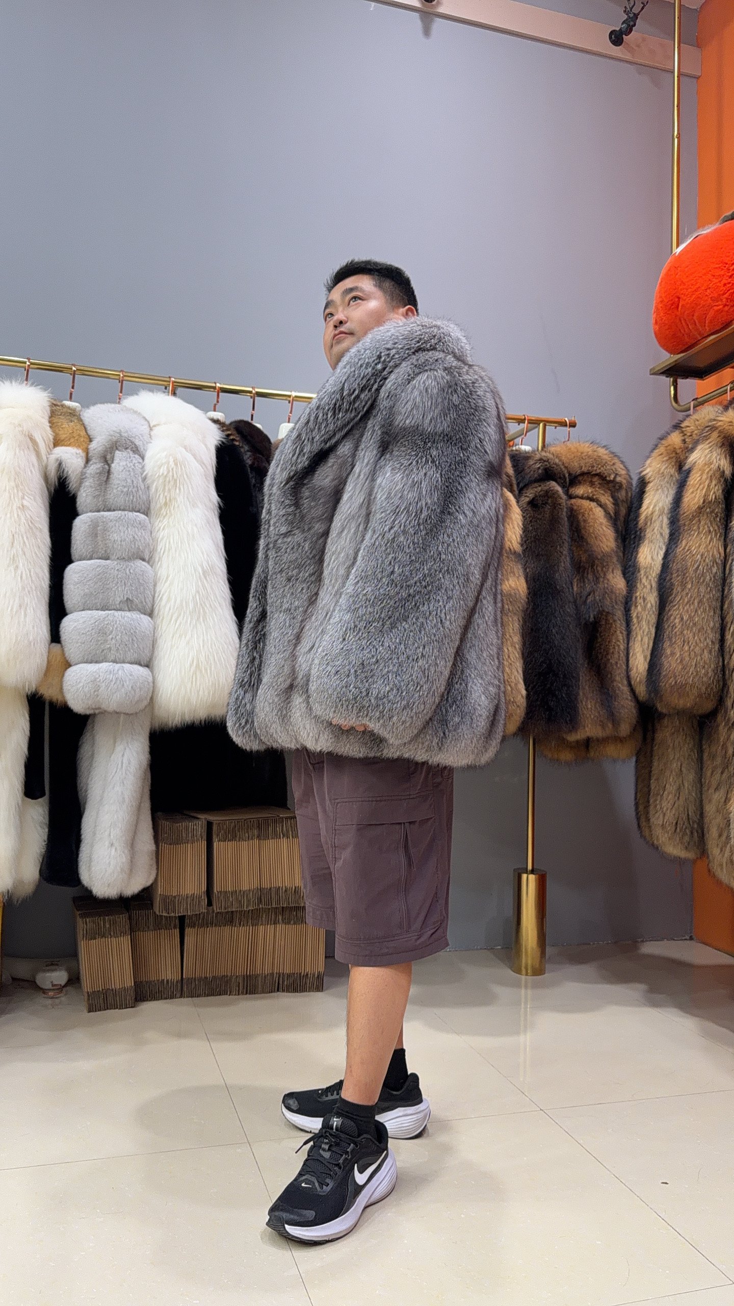 #2672 Men Short Silver Fox Fur Coat, Oversized Luxury Real Fox Fur Jacket With Lapel Collar Winter Outerwear.C
